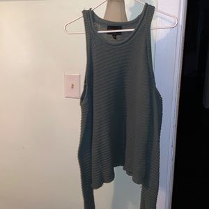Longsleeved green cold shoulder sweater